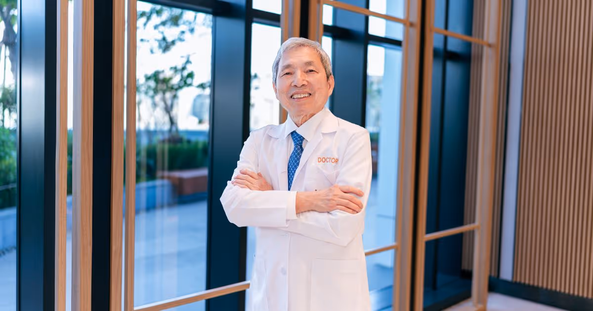 Dr Taweesak 2