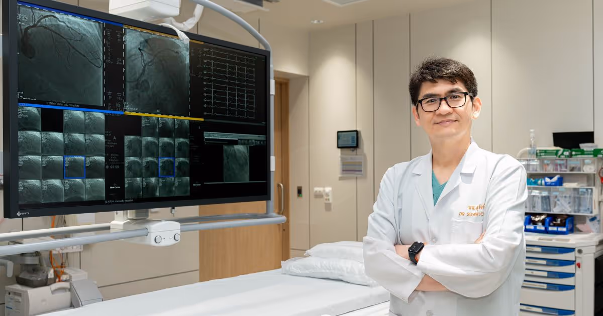 Dr. Suwatchai - Intravascular Lithotripsy (IVL) treats calcified plaque in coronary arteries by delivering low-energy acoustic shockwaves to the vessel wall.