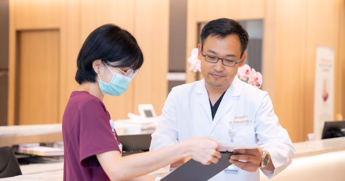 Dr. Pongsakorn Bupparenoo 1