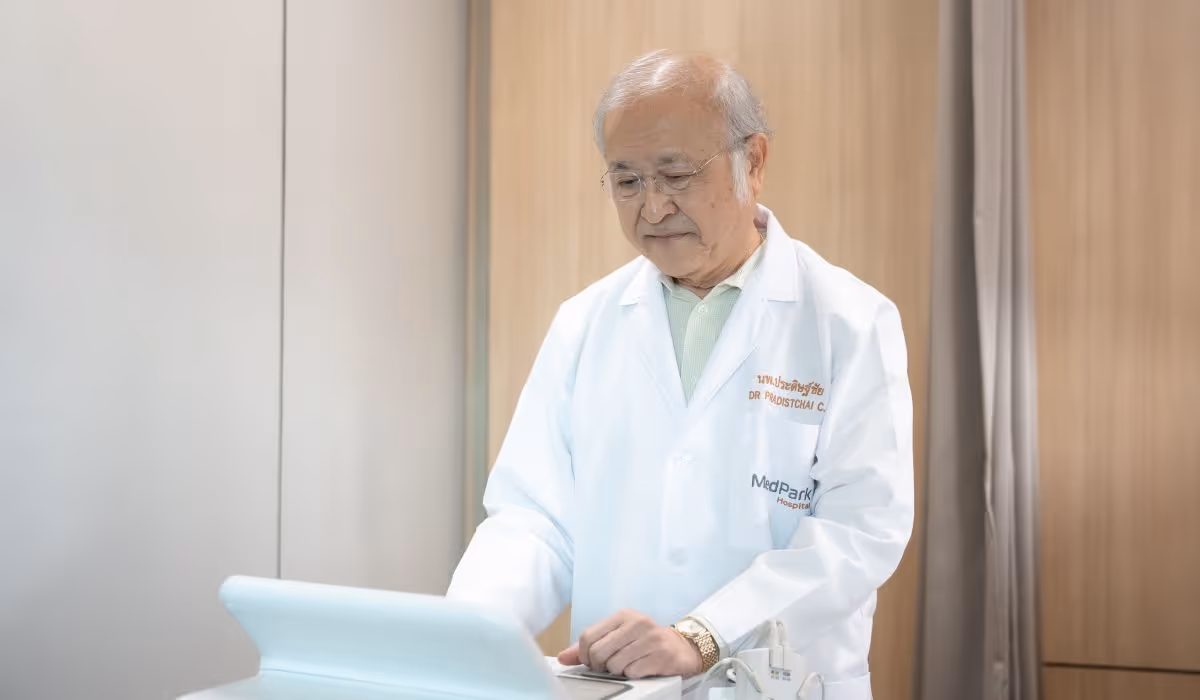 Dr Pradistchai Banner 4