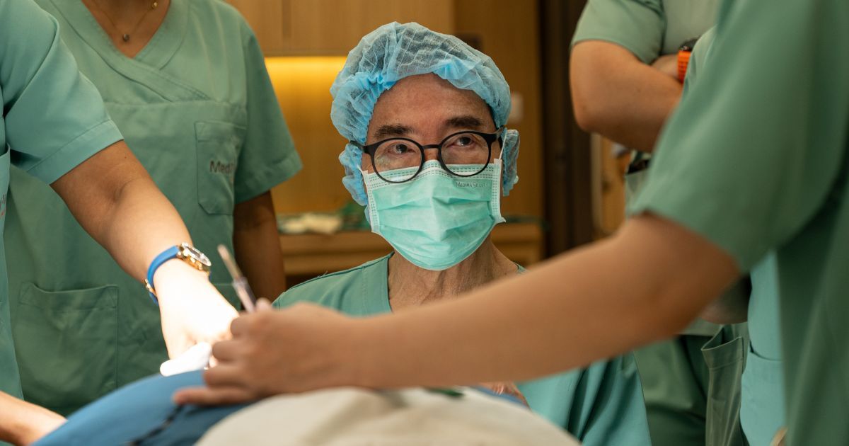 Dr. Damkerng Pathomvanich 3