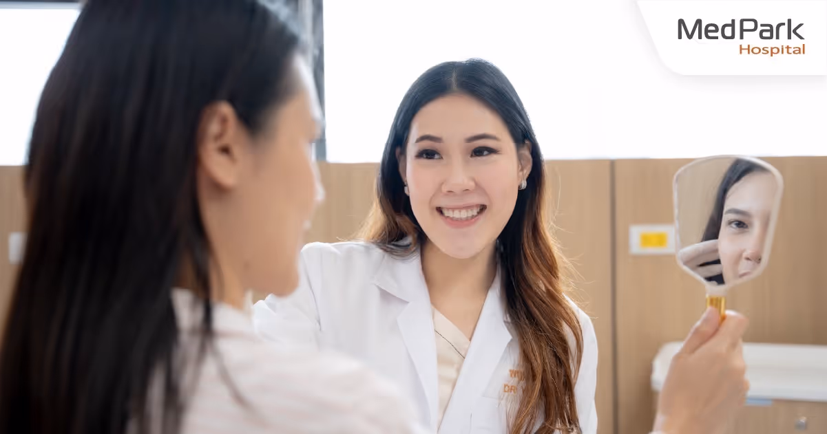 หมอโรงพยาบาลเมดพาร์คฉีด Botox ให้คนไข้