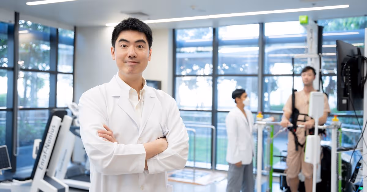 นางแพทย์สฤษดิ์พงศ์ แซ่หลี แพทย์เฉพาะทางด้านเวชศาสตร์ฟื้นฟู - Dr Sarithpong Sae Lee, A specialist in physical medicine and rehabilitation