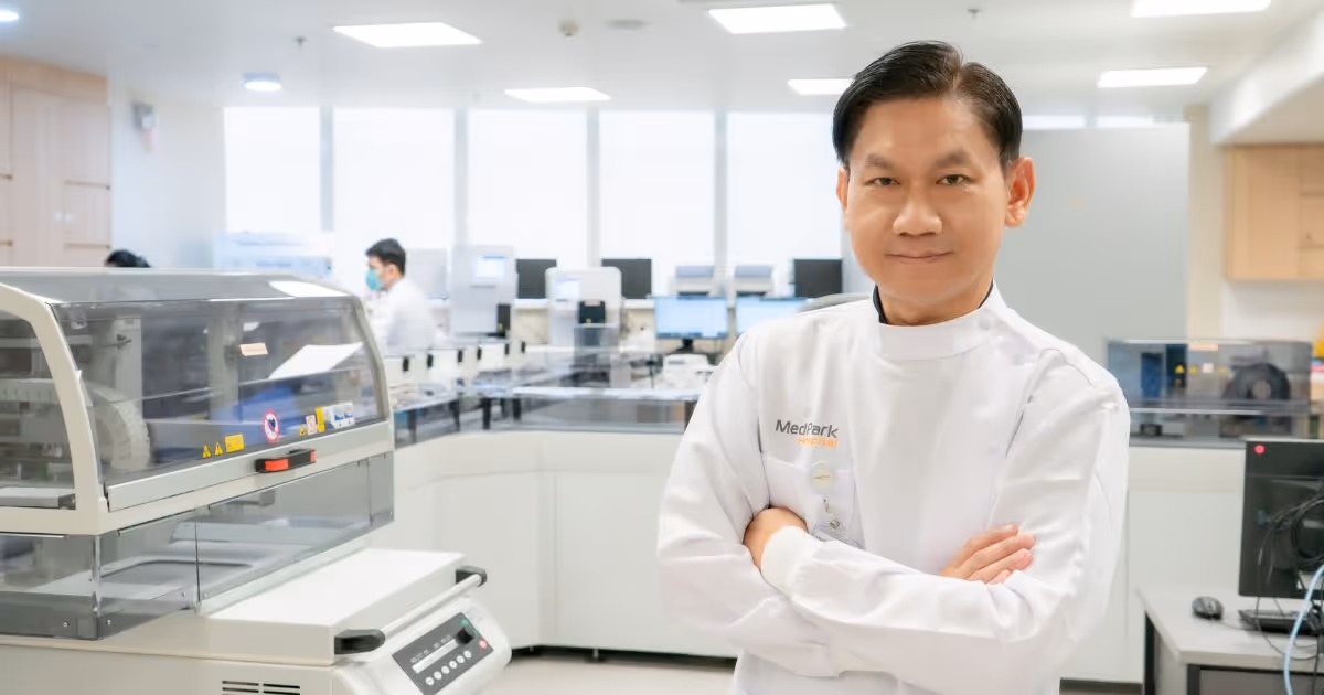 Dr. Visitsak Suksa Ardphasu Banner 1