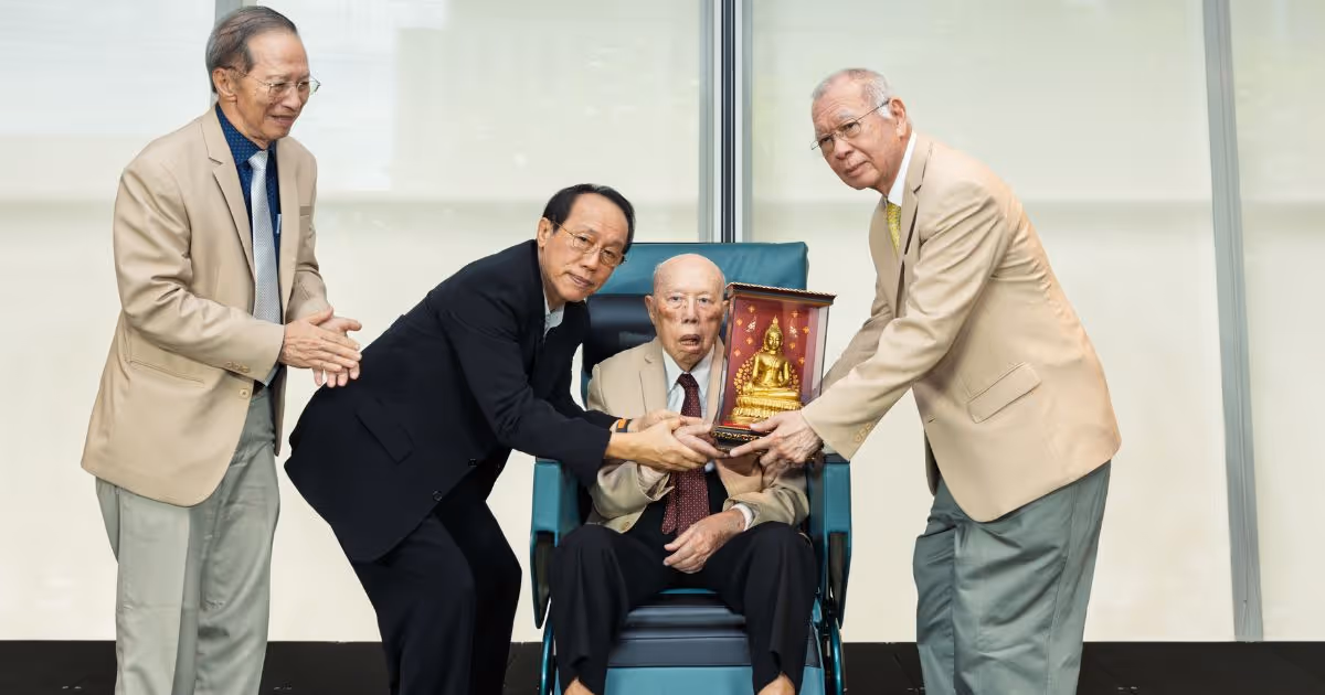 Dr. Banloo Siriphanich 10 (1)