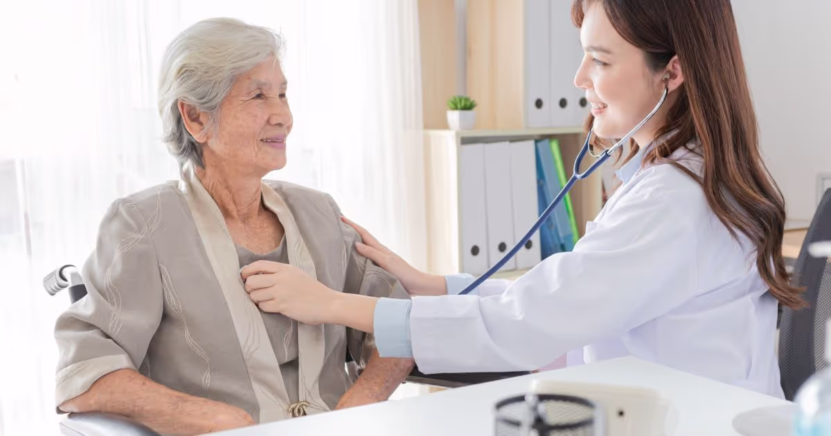 โรคลิ้นหัวใจเอออร์ติกตีบ (Aortic Valve Stenosis): อาการ สาเหตุ ปัจจัยเสี่ยง การวินิจฉัย และการรักษา