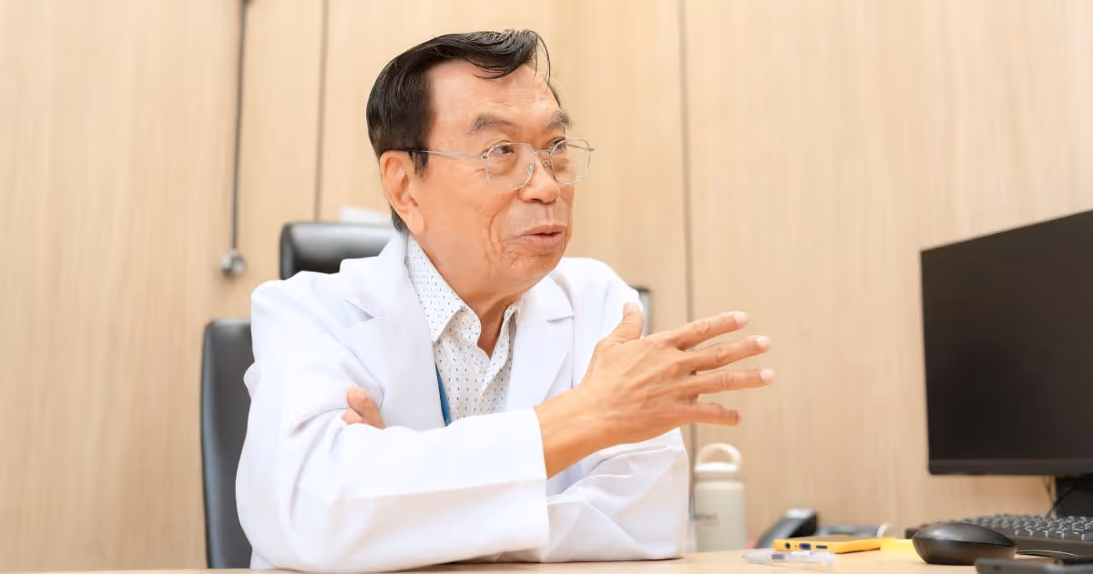 Dr. Sathaporn Manatsathit 3