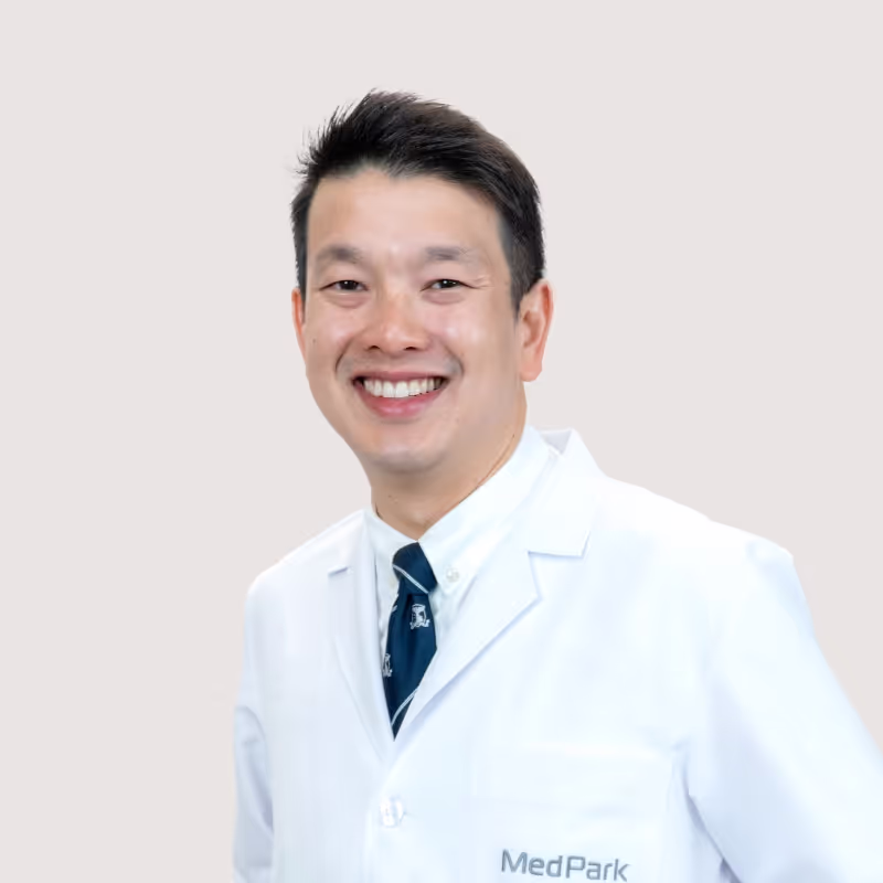 Dr Apivat Mavichak