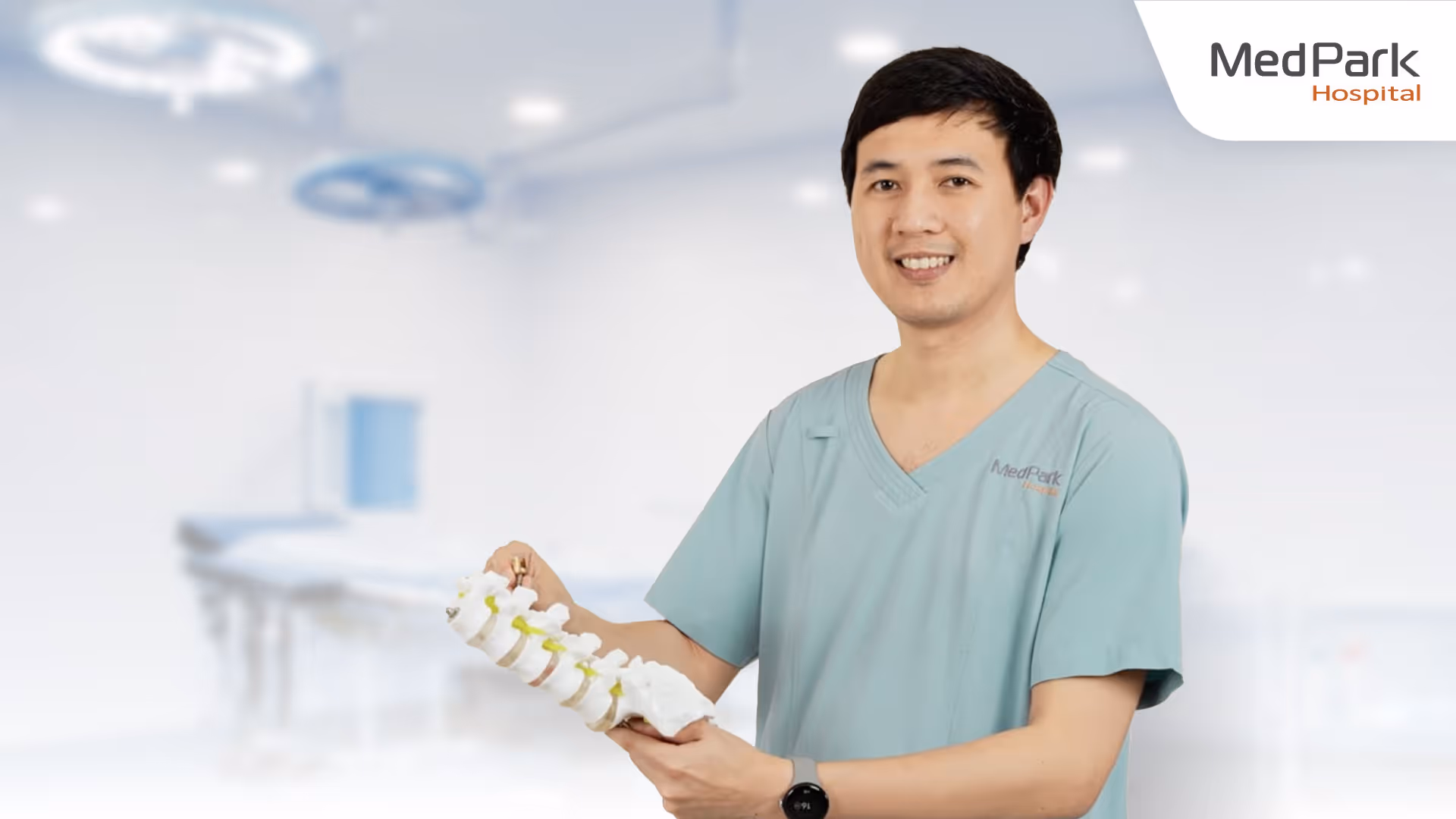 ผ่าตัดเชื่อมข้อกระดูกสันหลังส่วนเอว TLIF รพ.เมดพาร์ค - TLIF surgery at MedPark Hospital