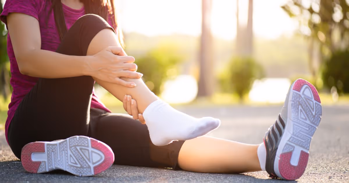 ข้อเท้าพลิก ข้อเท้าเสื่อม - Ankle Sprains