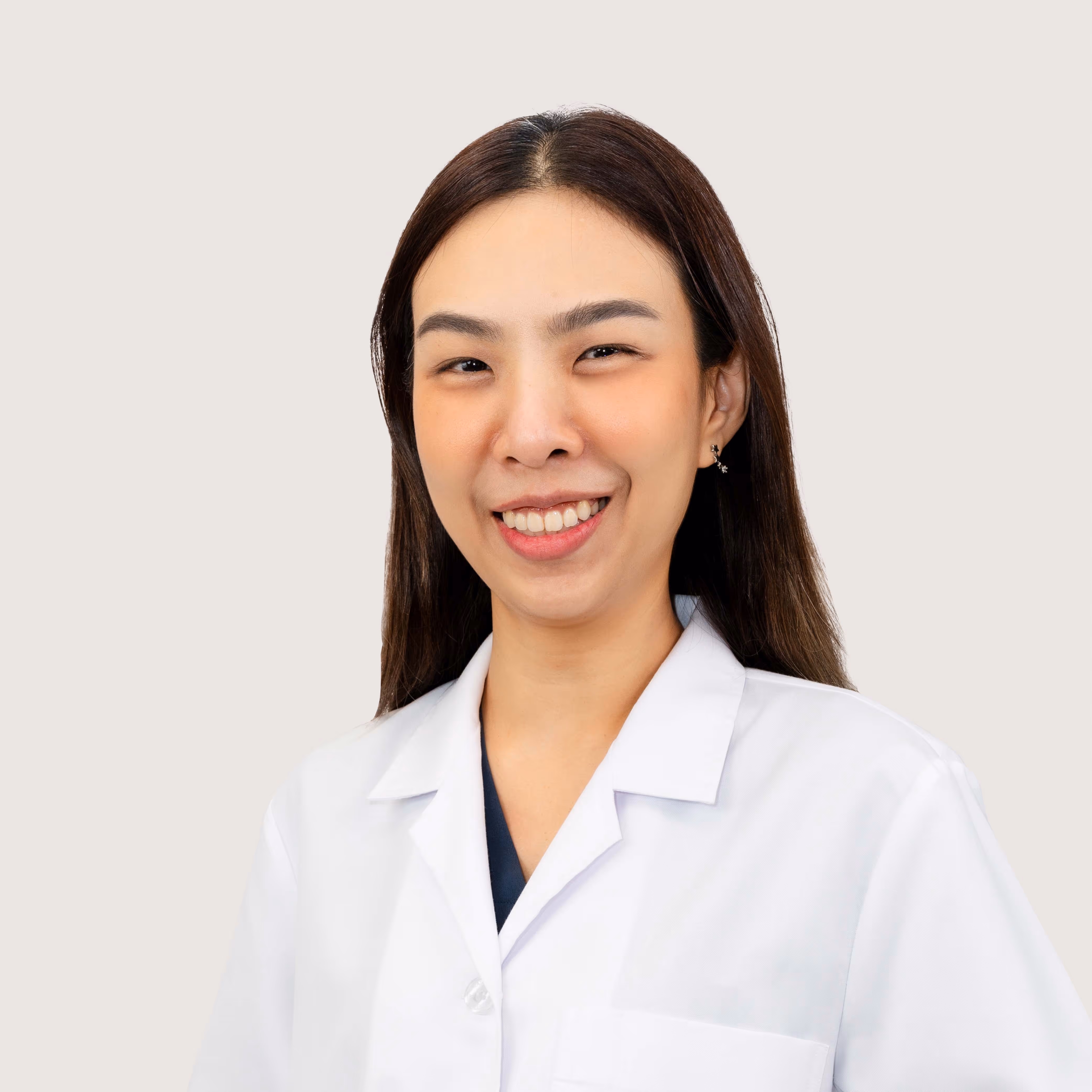 Dr Nisarat Archawakom
