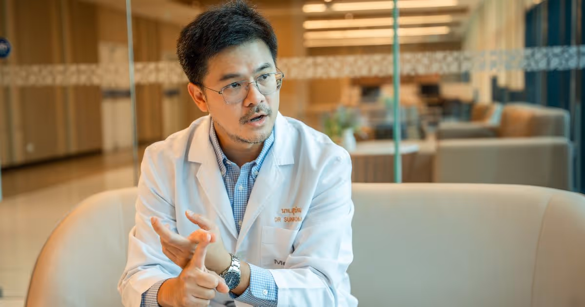 Dr Sunikom Suppauksorn Banner 4