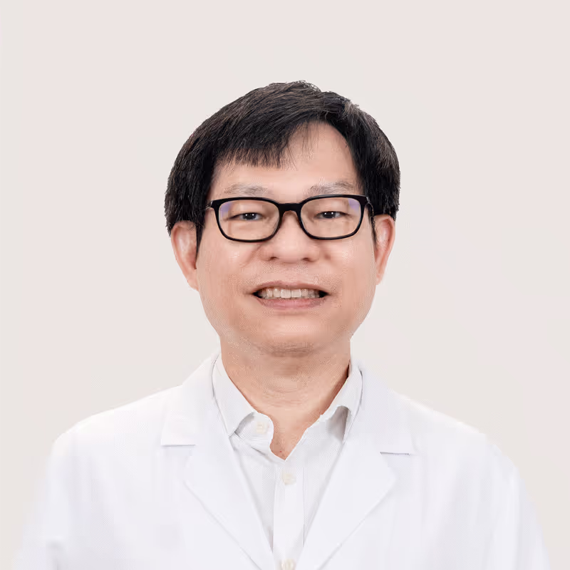 Dr Pornchai Charuscharoenwittaya, DDS.