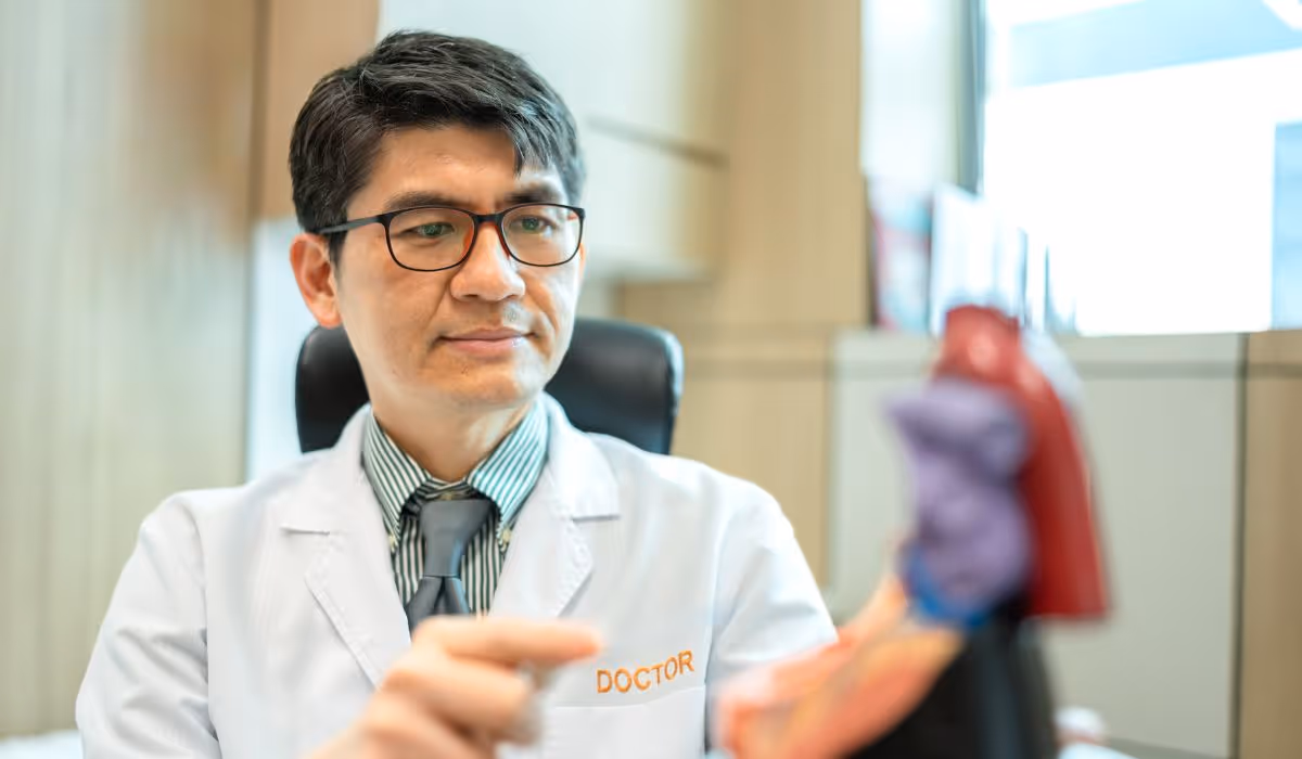 Dr Suwatchai Pornratanarangsi Banner  2