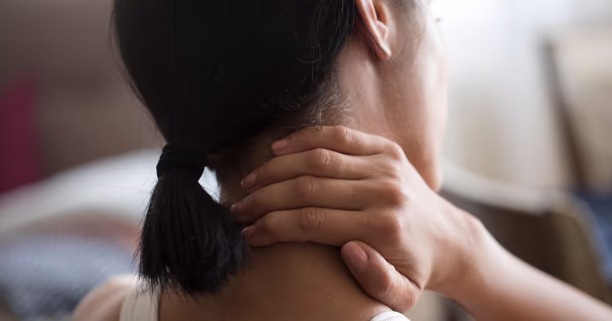 วิธีบรรเทาอาการปวดคอ How to relieve neck pain