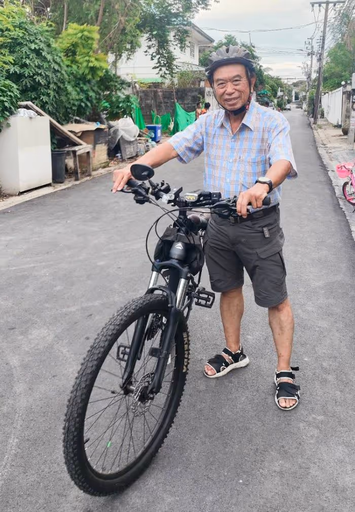 Dr. Sathaporn Manatsathit 4
