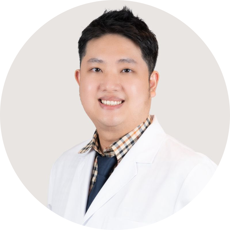 นพ.องอาจ