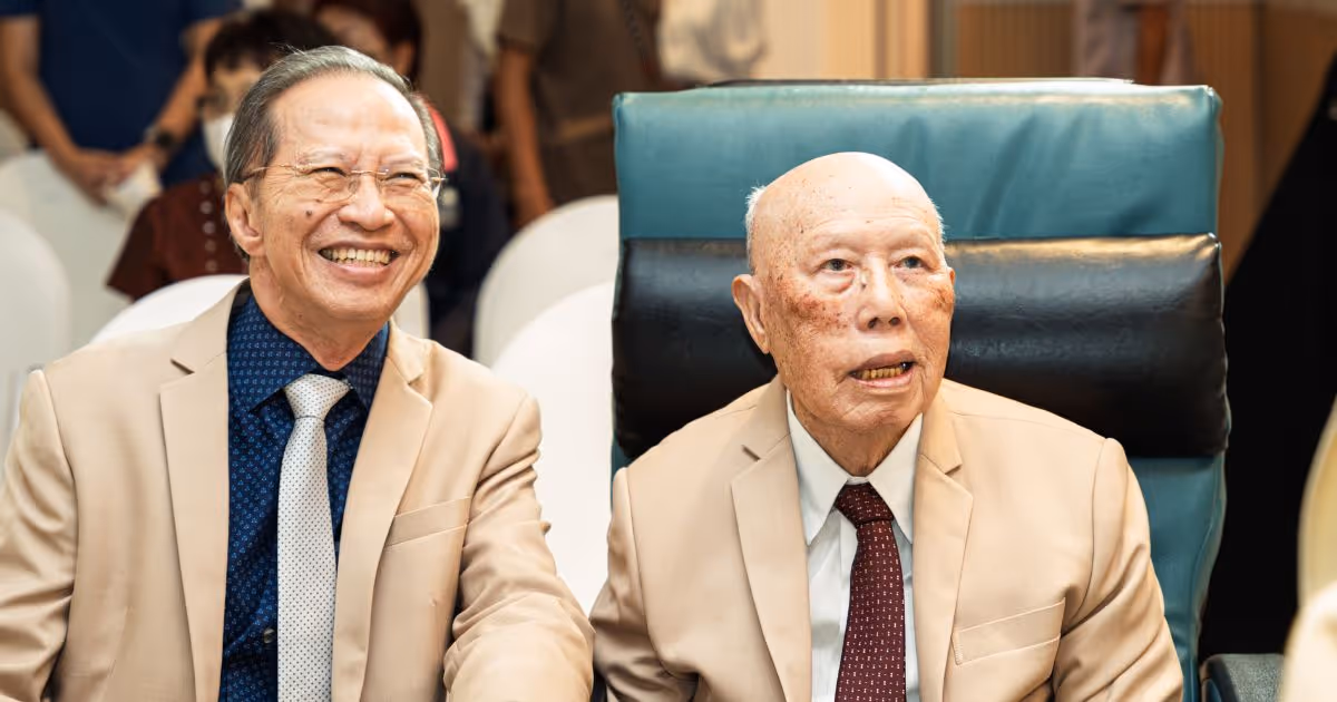 Dr. Banloo Siriphanich 1