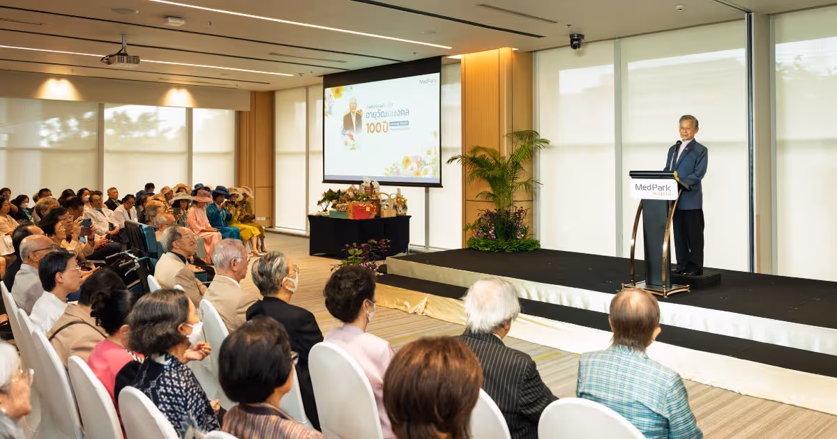 Dr. Banloo Siriphanich 4 (1)