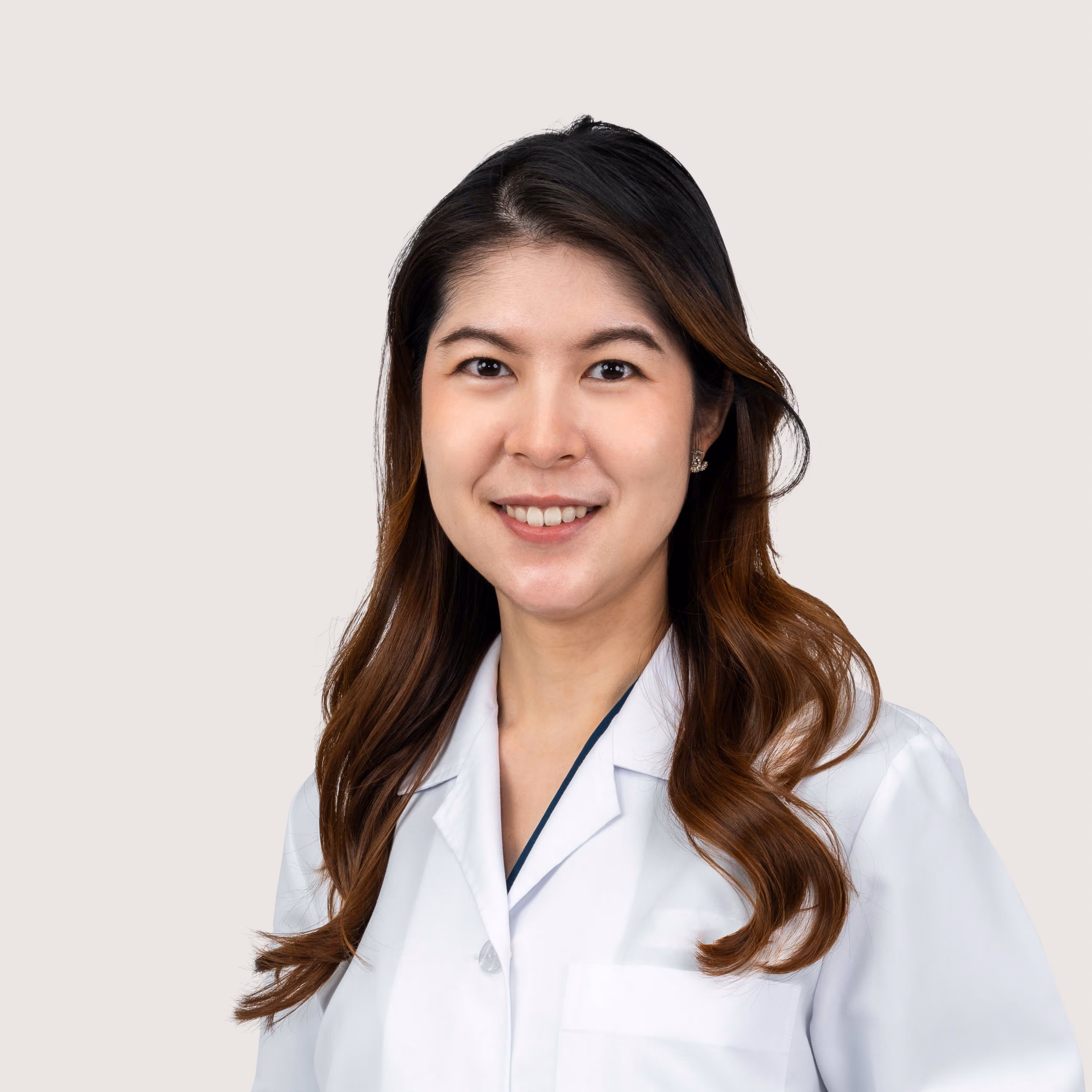 Dr Nanthiphorn Wongwiwat, DDS.