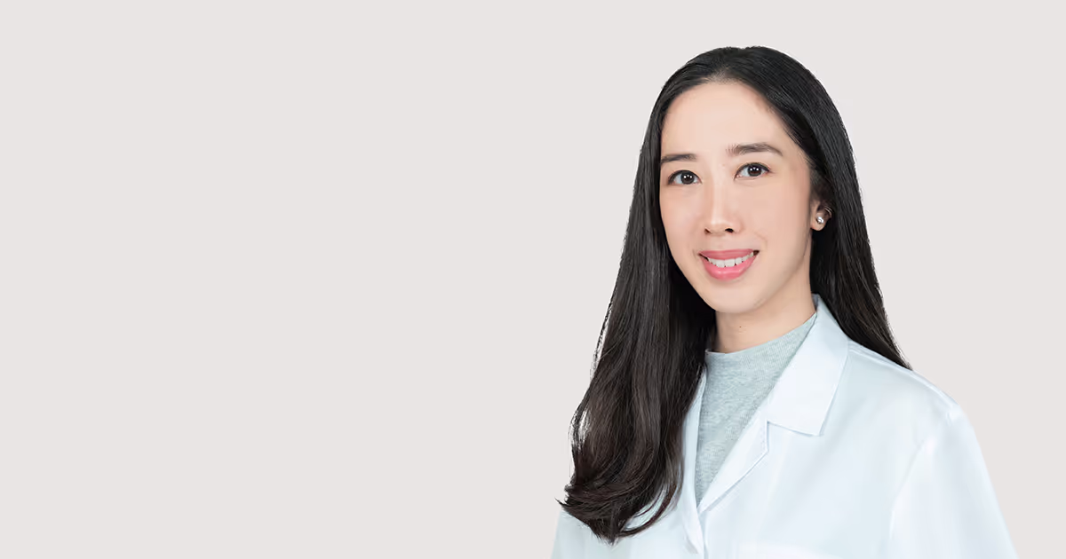 พญ.ศุภกมล ฉัตรศุภกุล แพทย์ผู้ชำนาญการด้านโรคผิวหนัง